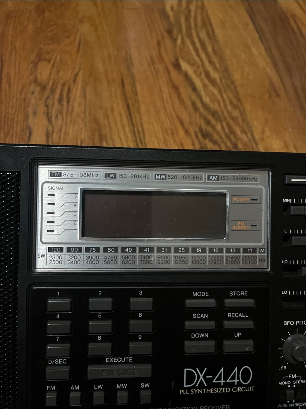 DX-440 Portable Radio Receiver - Black - Picture 10 of 10